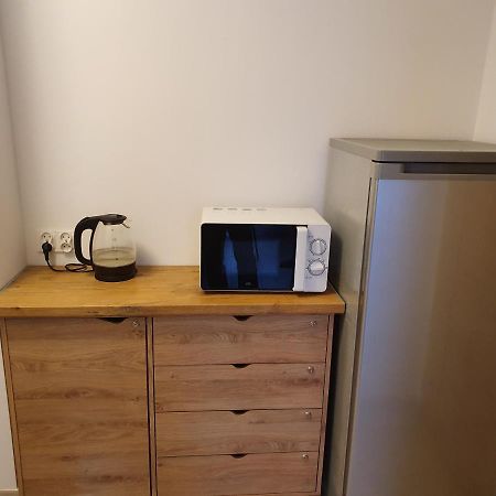 Hostel Mleczna - Metro Zacisze Варшава Экстерьер фото