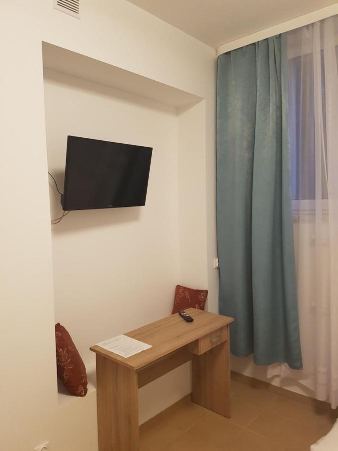 Hostel Mleczna - Metro Zacisze Варшава Экстерьер фото