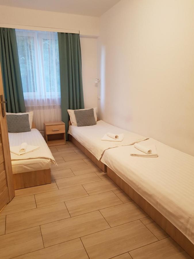Hostel Mleczna - Metro Zacisze Варшава Экстерьер фото
