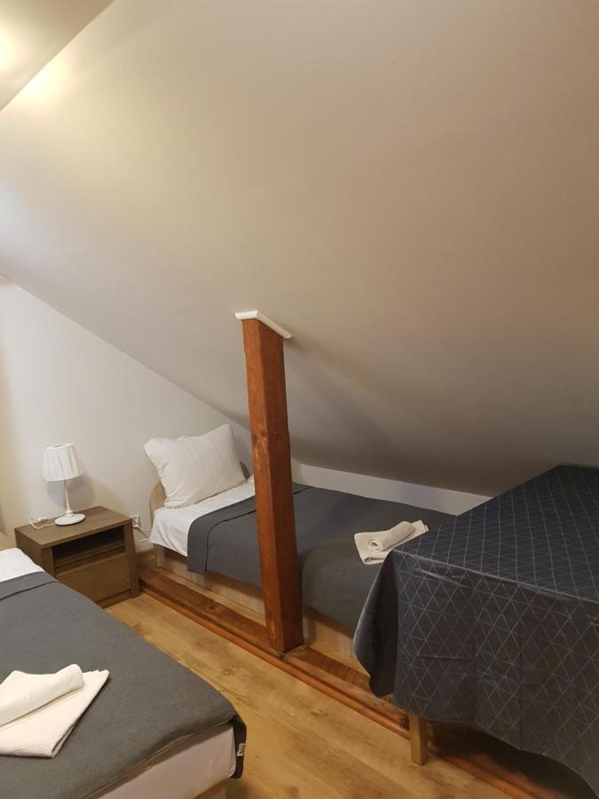Hostel Mleczna - Metro Zacisze Варшава Экстерьер фото