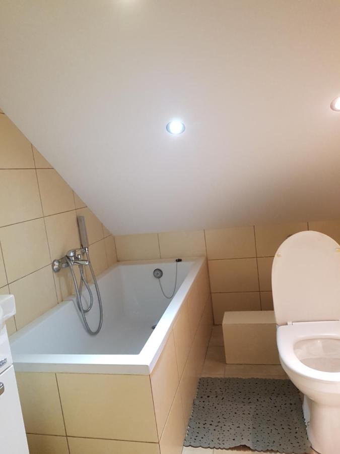 Hostel Mleczna - Metro Zacisze Варшава Экстерьер фото