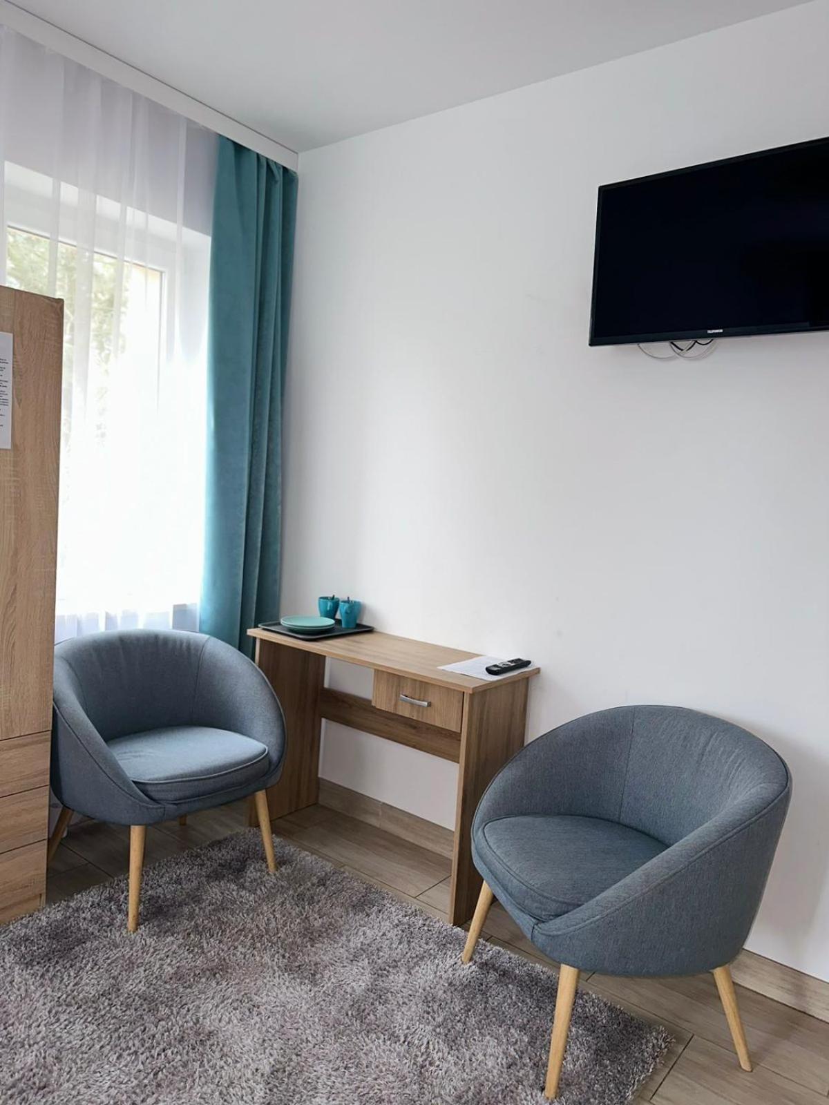 Hostel Mleczna - Metro Zacisze Варшава Экстерьер фото