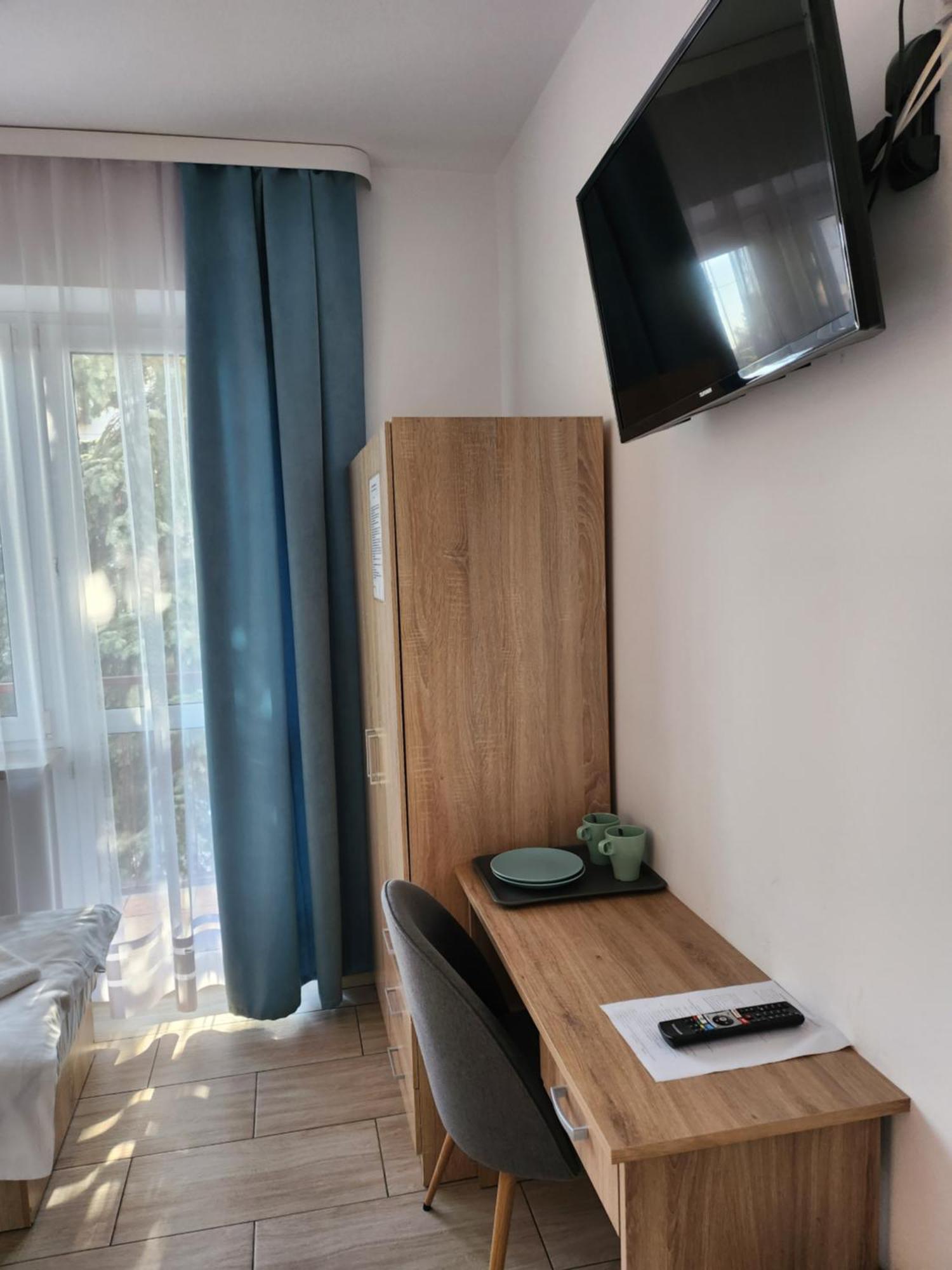 Hostel Mleczna - Metro Zacisze Варшава Экстерьер фото