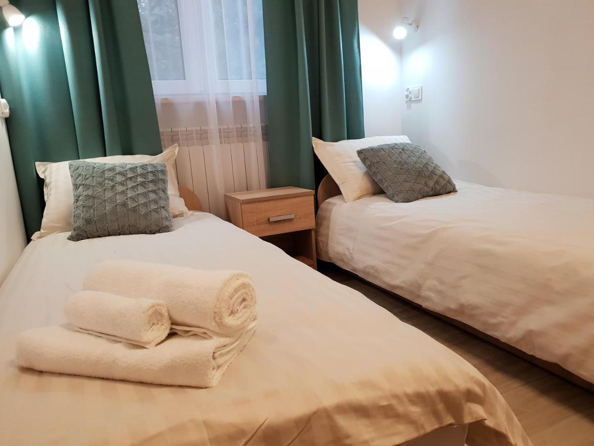 Hostel Mleczna - Metro Zacisze Варшава Экстерьер фото